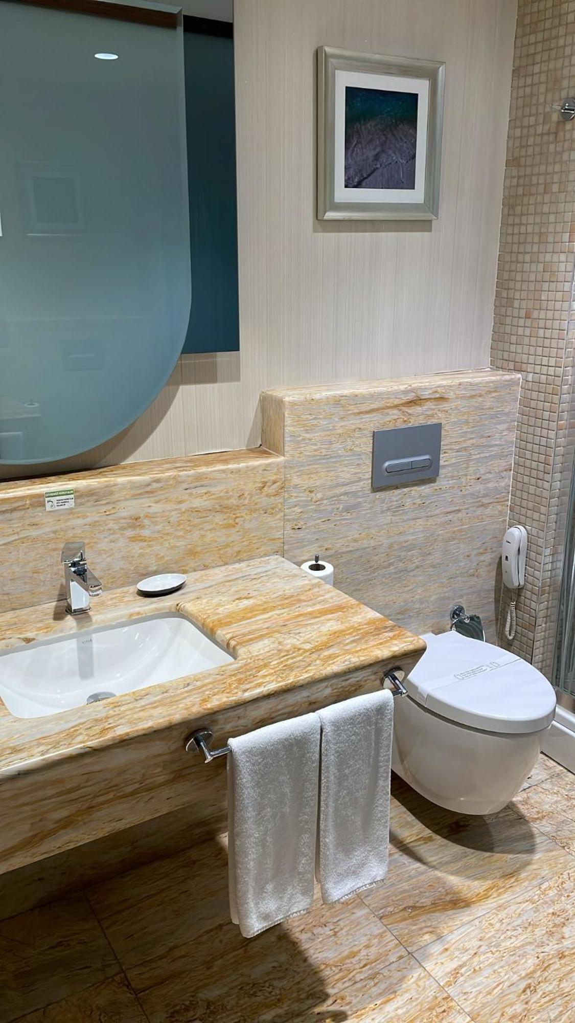 Ramada By Wyndham Gemli̇K Hotel Gemlik Bilik gambar