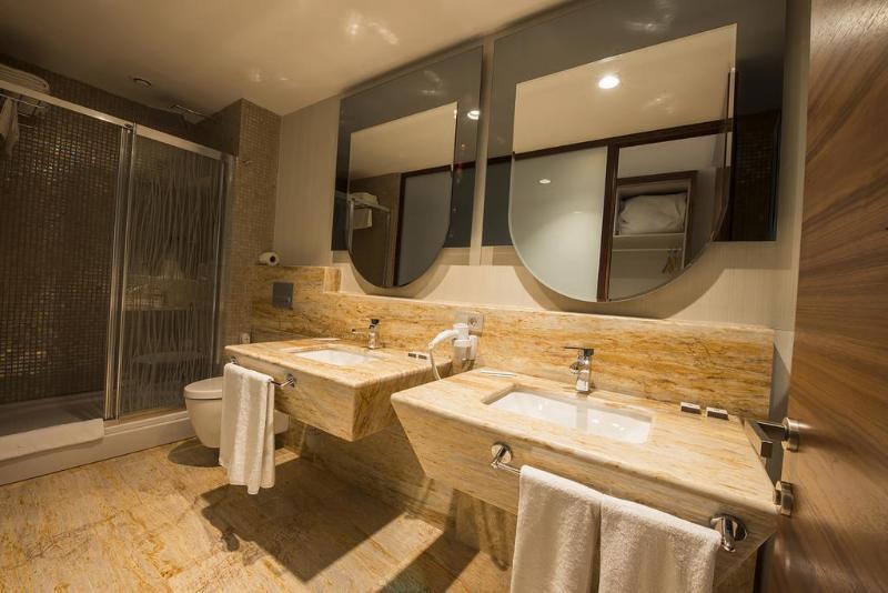 Ramada By Wyndham Gemli̇K Hotel Gemlik Luaran gambar