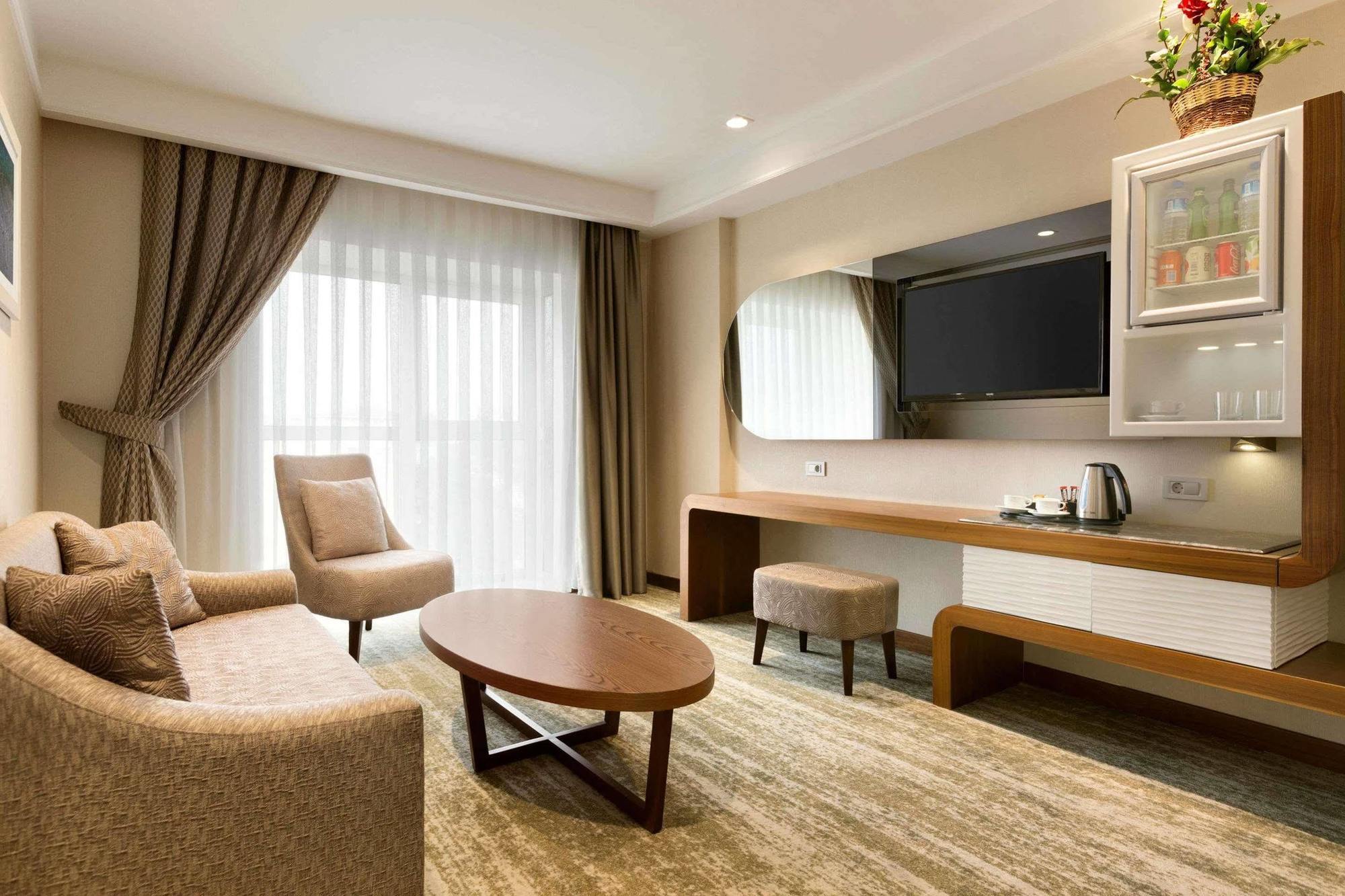 Ramada By Wyndham Gemli̇K Hotel Gemlik Luaran gambar