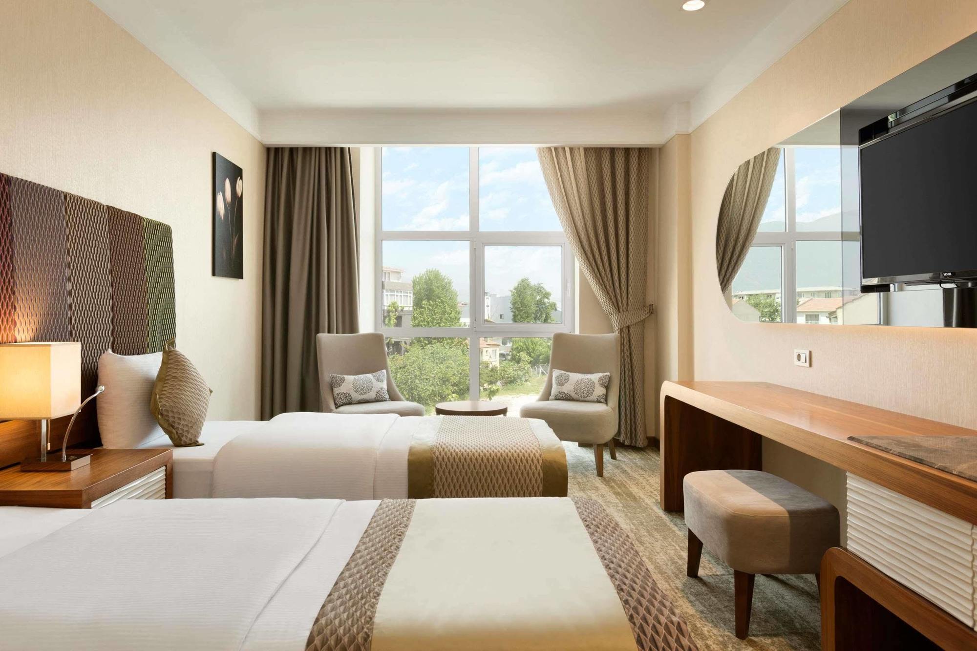 Ramada By Wyndham Gemli̇K Hotel Gemlik Luaran gambar